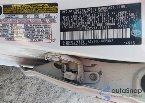 2004 Toyota Camry Le z USA, uszkodzony, nr VIN 4T1BE32KX4U357948